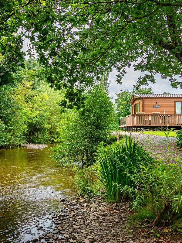 5 star riverside caravan site Herefordshire